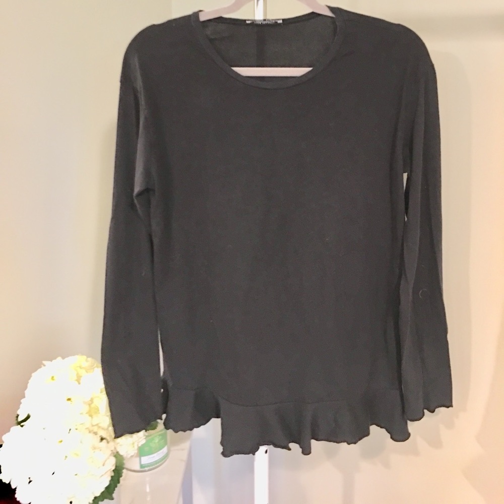 Zas black ruffle hem tee
